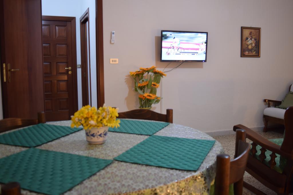 Casa Luigi Sergio - Affitto Breve Santo Stefano di Camastra Quarto foto