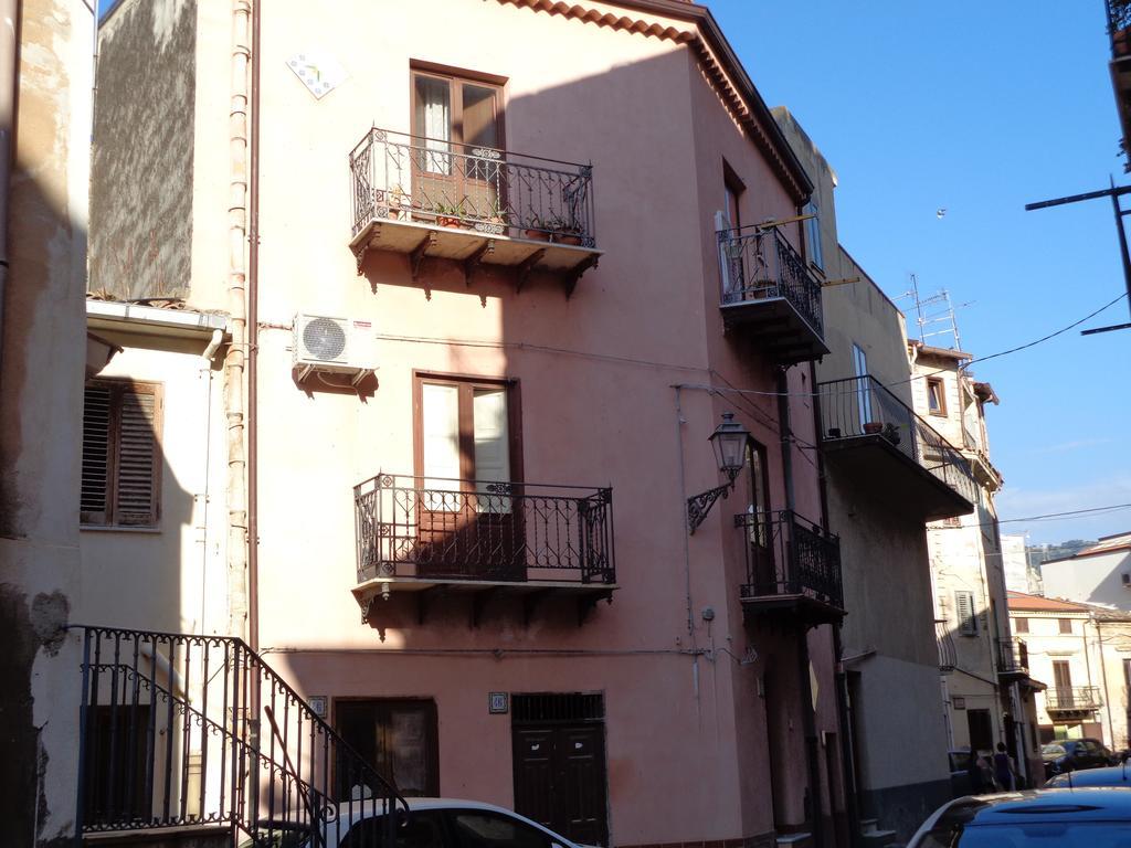Casa Luigi Sergio - Affitto Breve Santo Stefano di Camastra Quarto foto